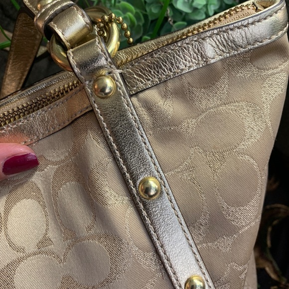 Authentic COACH LUREX METALLIC LEATHER W STUDS ZIP TOP SHOULDER BAG (EUC) - Picture 10 of 16